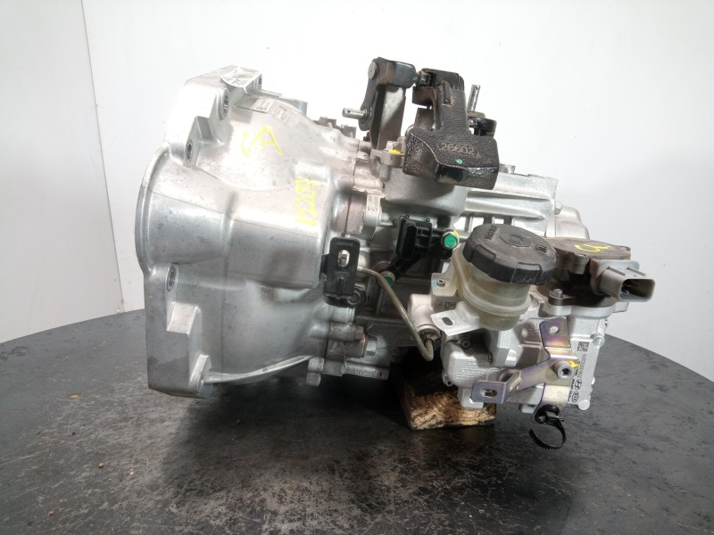 Recambio de caja cambios para kia stonic (ybcuv) drive referencia OEM IAM U32VNH 027214 M1-A3-130
