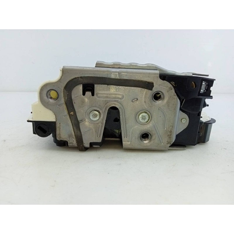 Recambio de cerradura puerta trasera derecha para seat toledo (kg3) reference referencia OEM IAM   E1-B6-52-1