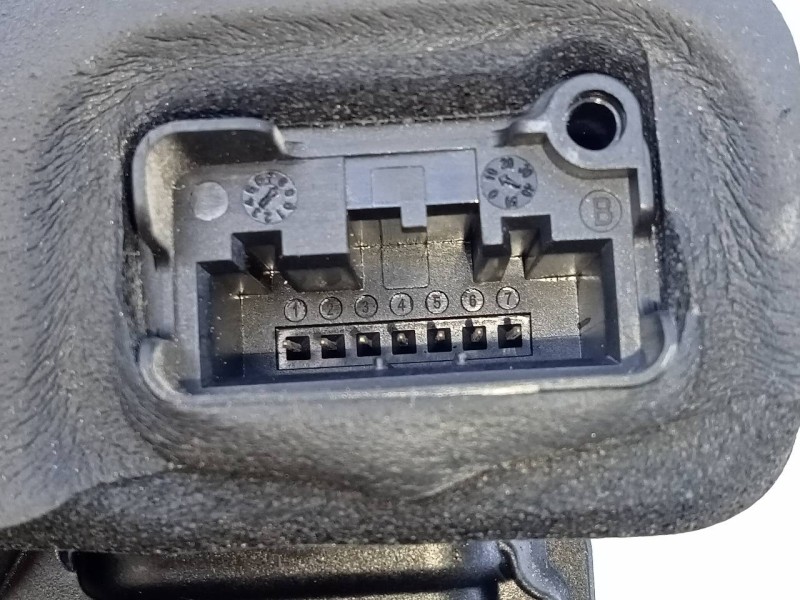 Recambio de cerradura puerta trasera derecha para seat toledo (kg3) reference referencia OEM IAM   E1-B6-52-1