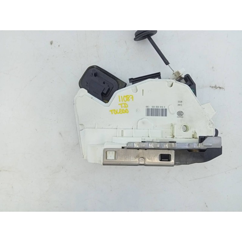 Recambio de cerradura puerta trasera derecha para seat toledo (kg3) reference referencia OEM IAM   E1-B6-52-1