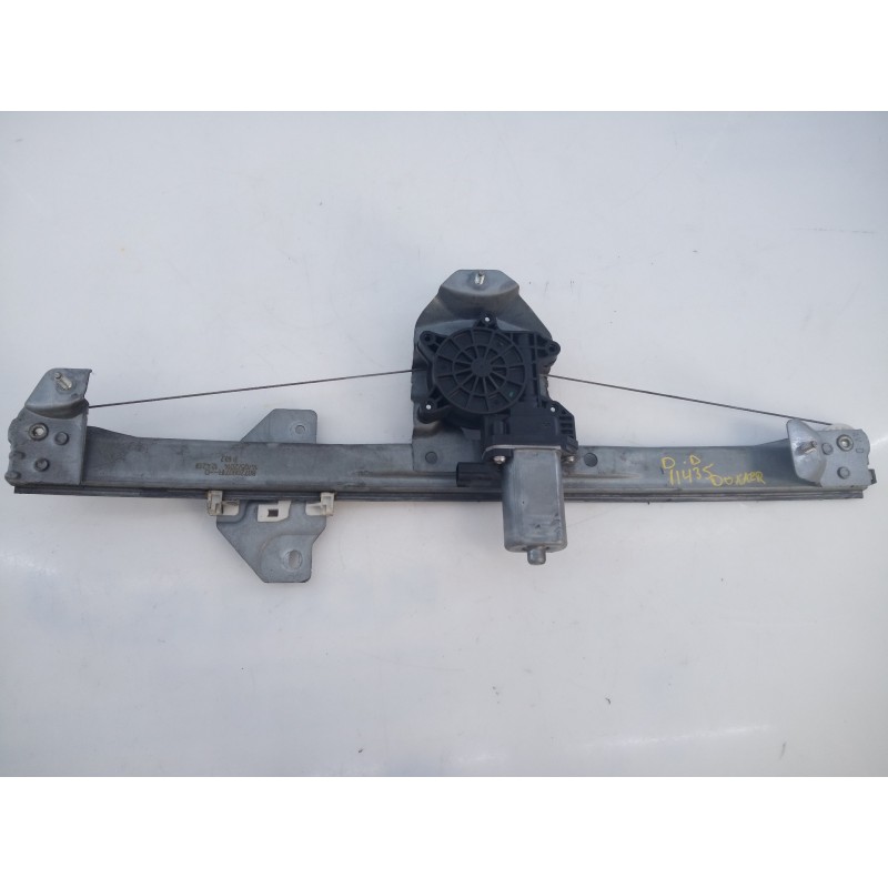 Recambio de elevalunas delantero derecho para dacia dokker stepway referencia OEM IAM 128001071E 807209071R E1-A1-48-1