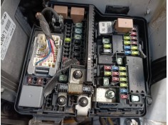CAJA RELES / FUSIBLES 
