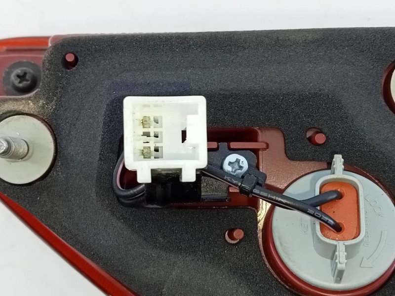 Recambio de piloto trasero izquierdo porton para kia stonic (ybcuv) drive referencia OEM IAM   E2-B5-24-1