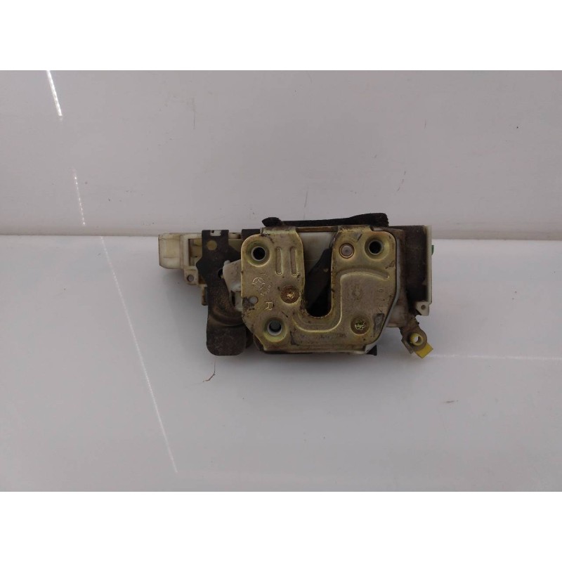 Recambio de cerradura puerta delantera derecha para nissan pick-up (d22) king cab 4x4 referencia OEM IAM 805525P003 89A822 E2-A4