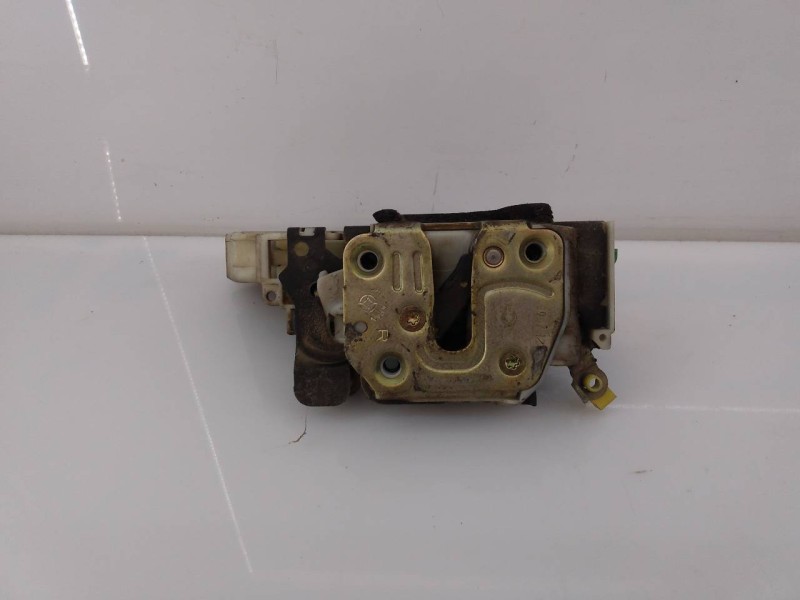 Recambio de cerradura puerta delantera derecha para nissan pick-up (d22) king cab 4x4 referencia OEM IAM 805525P003 89A822 E2-A4