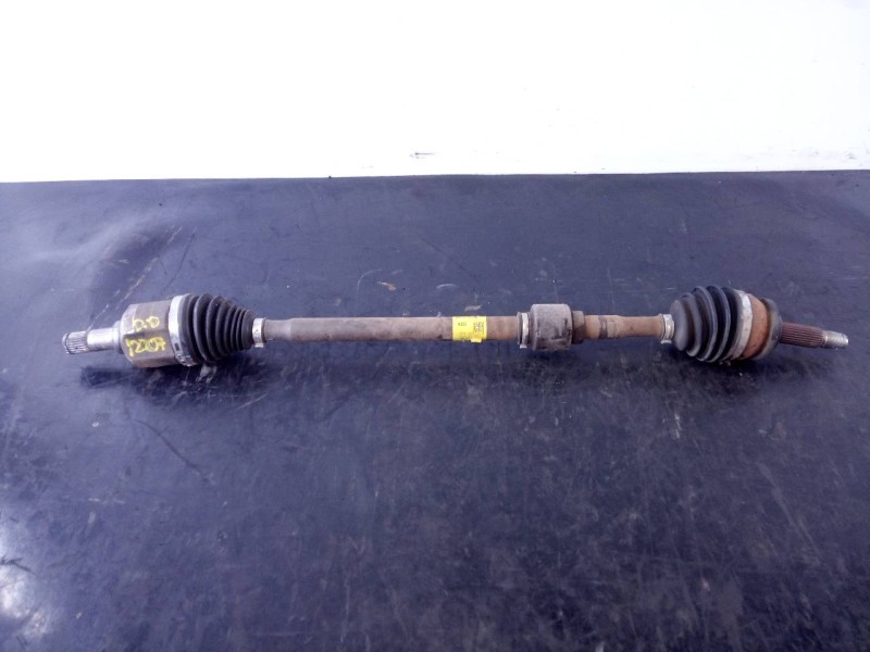 Recambio de transmision delantera derecha para kia stonic (ybcuv) drive referencia OEM IAM 49501H8250  P1-A6-31