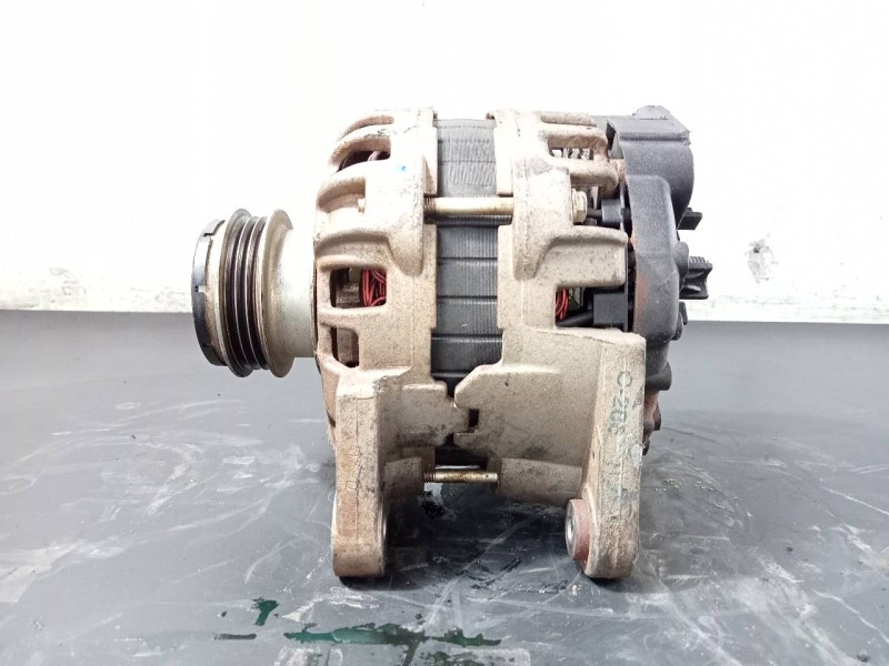 Recambio de alternador para dacia sandero ambiance referencia OEM IAM 231008386R  P3-A5-17-1