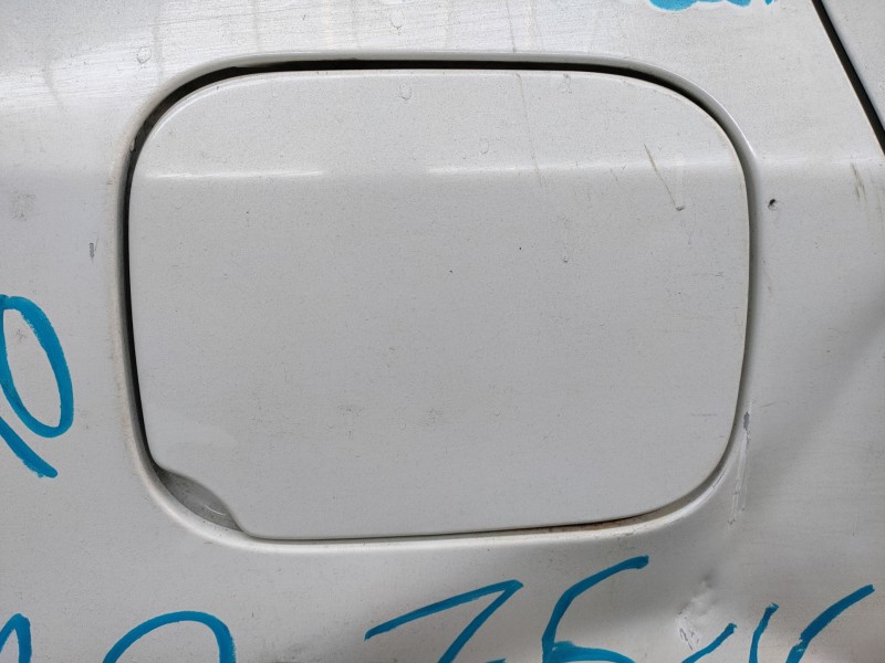 Recambio de tapa exterior combustible para dacia sandero ambiance referencia OEM IAM   