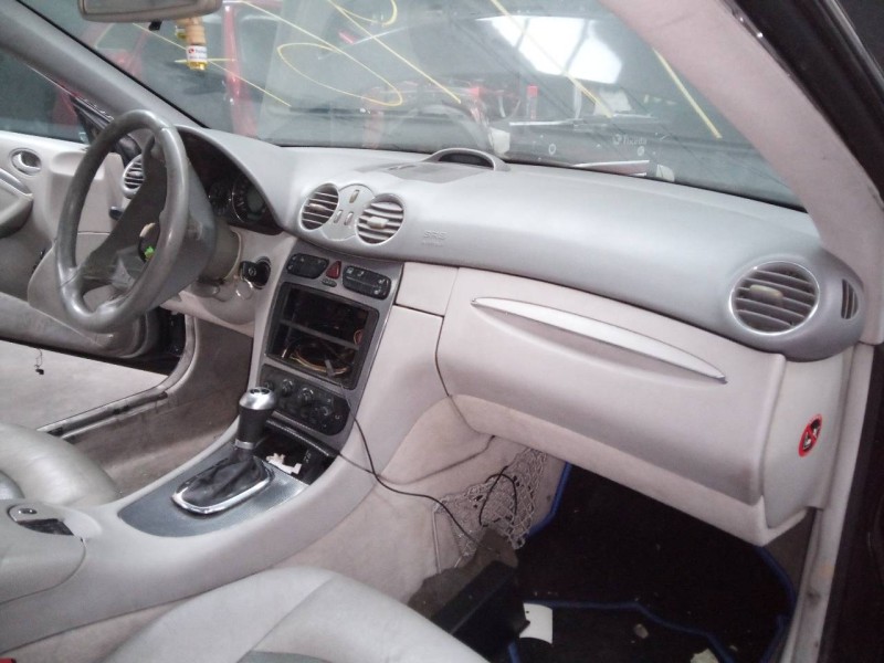 Recambio de salpicadero para mercedes-benz clase clk (w209) coupe 270 cdi (209.316) referencia OEM IAM   