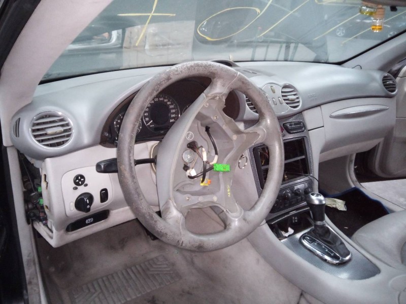 Recambio de salpicadero para mercedes-benz clase clk (w209) coupe 270 cdi (209.316) referencia OEM IAM   