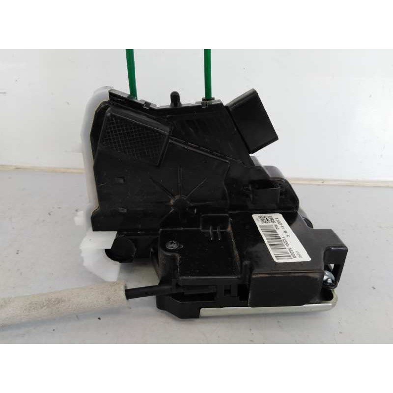 Recambio de cerradura puerta delantera derecha para ssangyong tivoli premium 4x2 referencia OEM IAM 7122035000  E1-B3-8-2