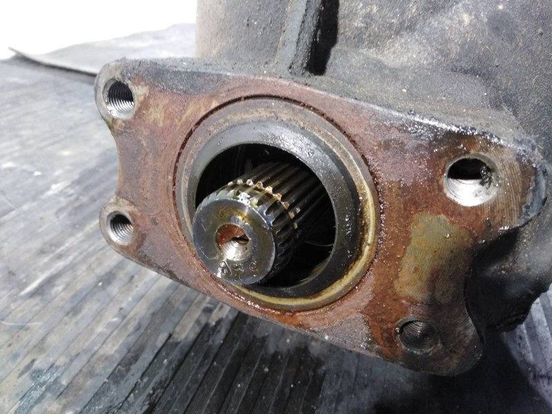 Recambio de diferencial delantero para ssangyong rodius xdi deluxe 4wd referencia OEM IAM AFHB50215531 A331 P1-A3-30