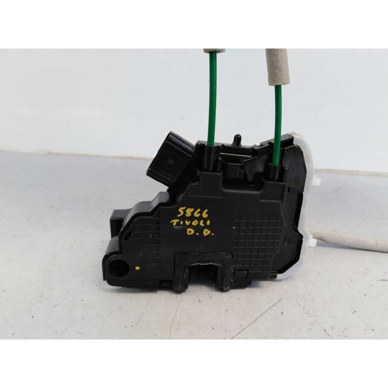 Recambio de cerradura puerta delantera derecha para ssangyong tivoli premium 4x2 referencia OEM IAM 7122035000  E1-B3-8-2