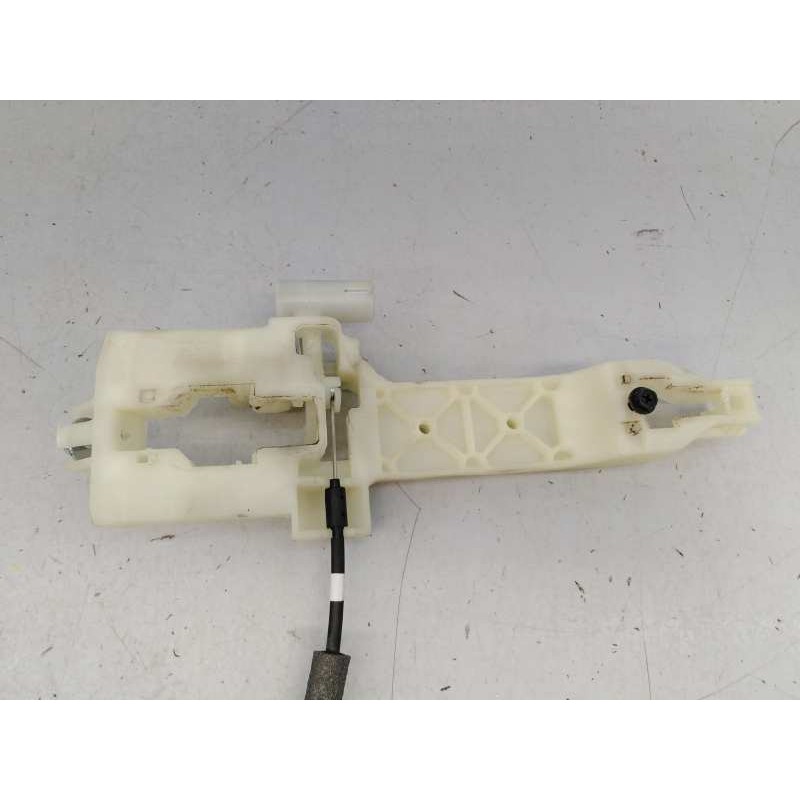 Recambio de cerradura puerta trasera izquierda para ssangyong tivoli premium 4x2 referencia OEM IAM 7131035001  E1-B3-8-2