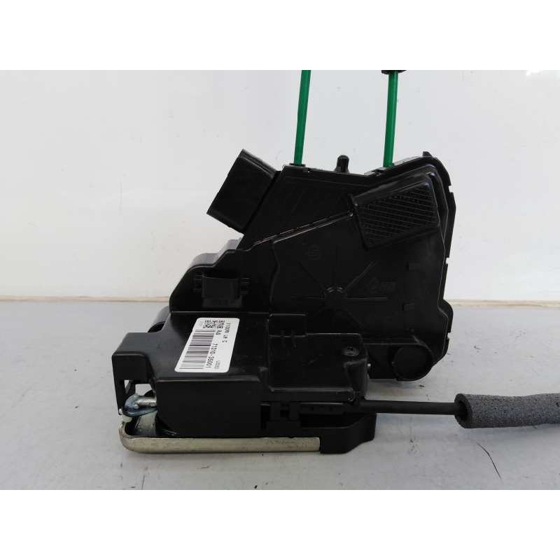Recambio de cerradura puerta trasera izquierda para ssangyong tivoli premium 4x2 referencia OEM IAM 7131035001  E1-B3-8-2