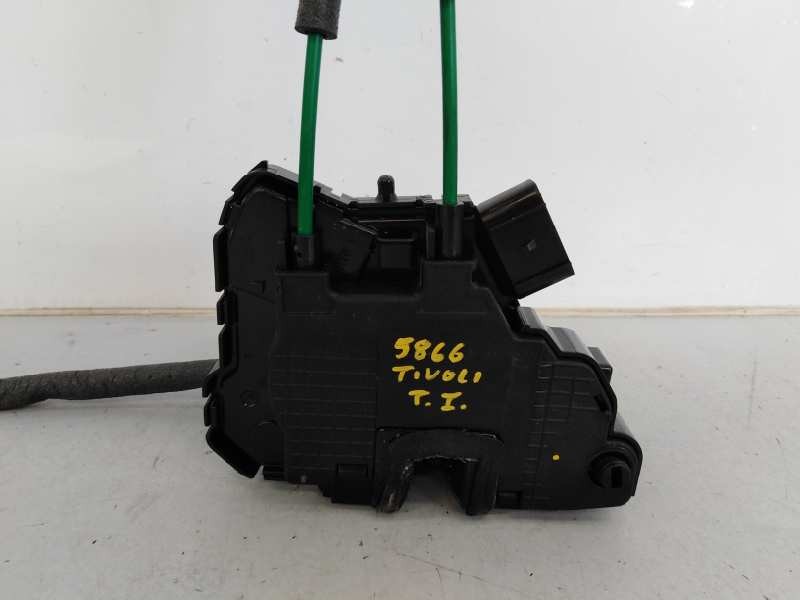 Recambio de cerradura puerta trasera izquierda para ssangyong tivoli premium 4x2 referencia OEM IAM 7131035001  E1-B3-8-2