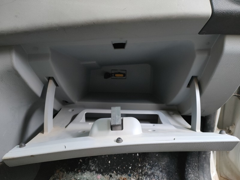 Recambio de guantera para dacia sandero ambiance referencia OEM IAM   