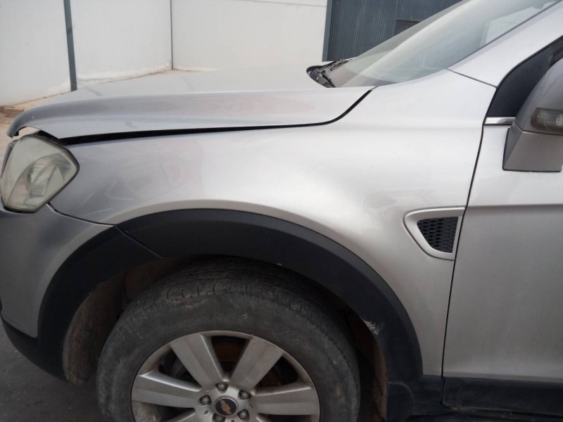 Recambio de aleta delantera izquierda para chevrolet captiva 2.0 vcdi lt referencia OEM IAM   