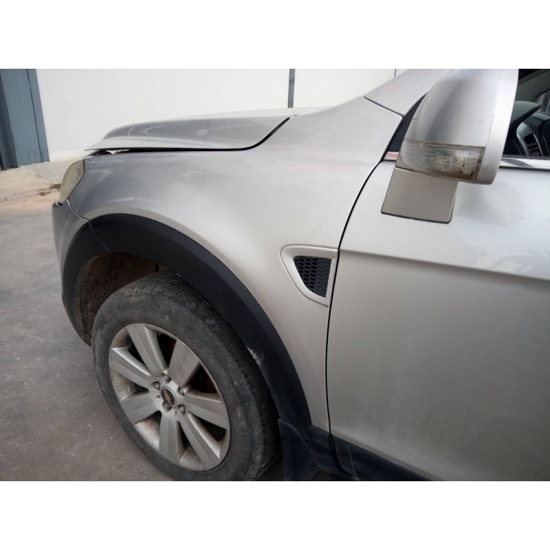 Recambio de aleta delantera izquierda para chevrolet captiva 2.0 vcdi lt referencia OEM IAM   