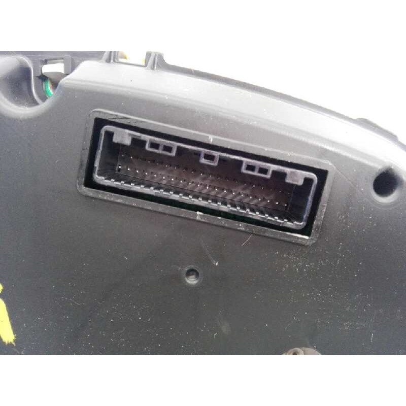 Recambio de cuadro instrumentos para ssangyong tivoli premium 4x2 referencia OEM IAM 8021035100 63211701200276 E3-A3-18-2