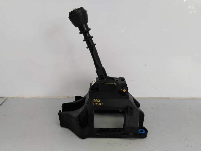 Recambio de palanca cambio para ssangyong tivoli premium 4x2 referencia OEM IAM 3170035000  E1-B3-7-2