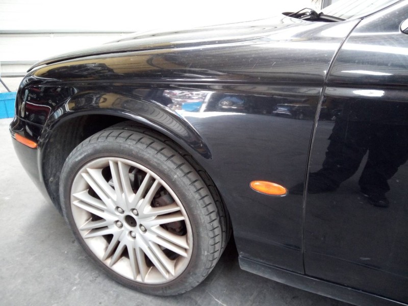 Recambio de aleta delantera izquierda para jaguar s-type 2.7 v6 diesel classic referencia OEM IAM   