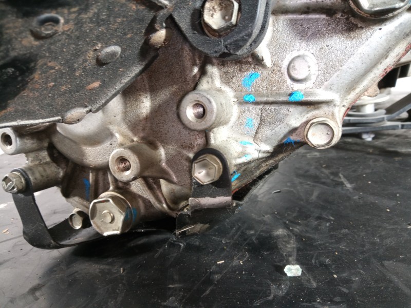 Recambio de caja cambios para toyota hilux (kun) referencia OEM IAM   M1-B4-64