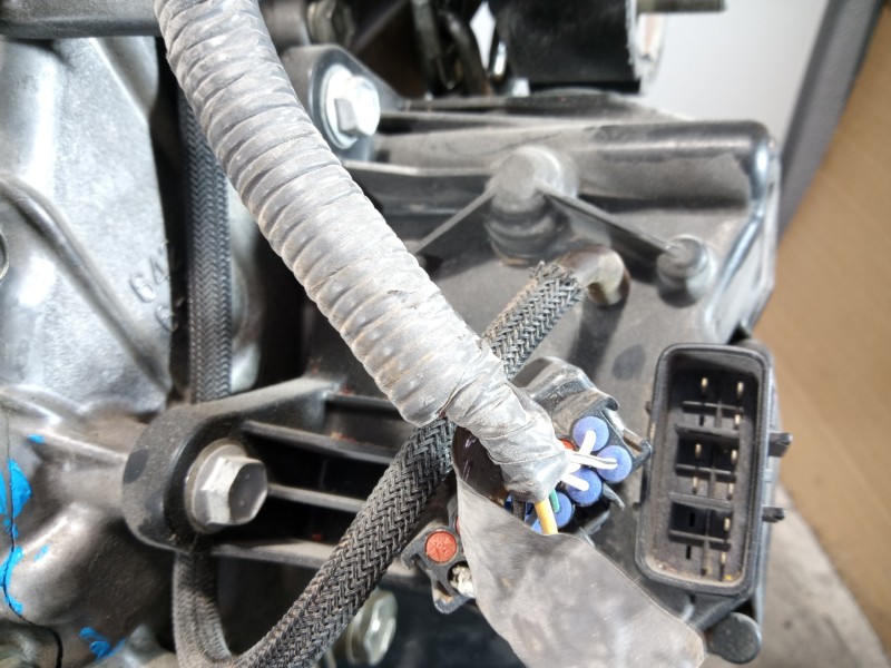 Recambio de caja cambios para toyota hilux (kun) referencia OEM IAM   M1-B4-64