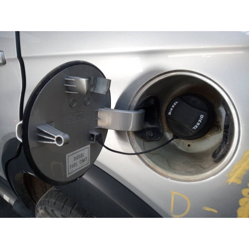 Recambio de tapa exterior combustible para chevrolet captiva 2.0 vcdi lt referencia OEM IAM   
