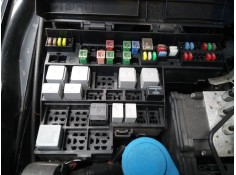 CAJA RELES / FUSIBLES 