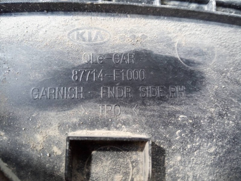Recambio de aletin delantero derecho para kia sportage drive 2wd referencia OEM IAM 87714F1000  P2-B3-38
