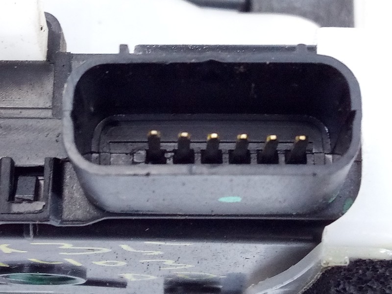 Recambio de cerradura puerta delantera derecha para hyundai ix35 tecno 2wd referencia OEM IAM 813202Y000KBEM  E2-B5-55-2