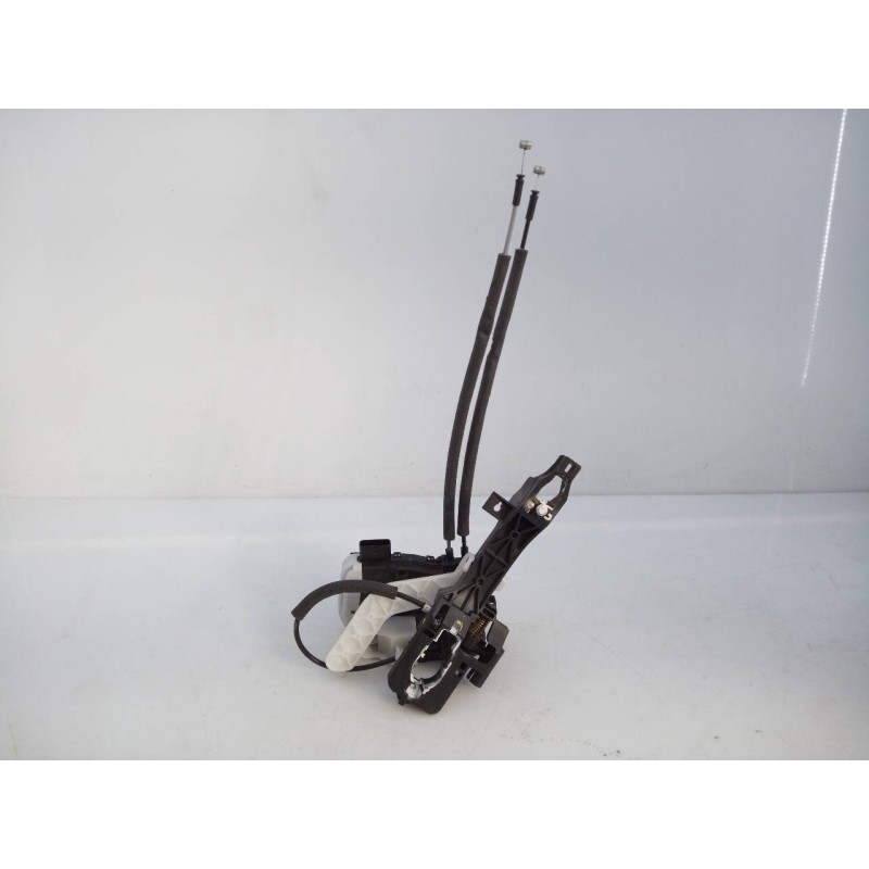 Recambio de cerradura puerta trasera derecha para hyundai ix35 tecno 2wd referencia OEM IAM 814202Y010  E2-B5-50-1