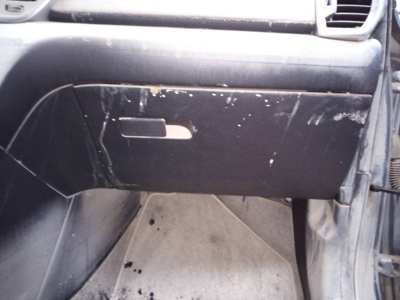 Recambio de guantera para kia sportage drive 2wd referencia OEM IAM   