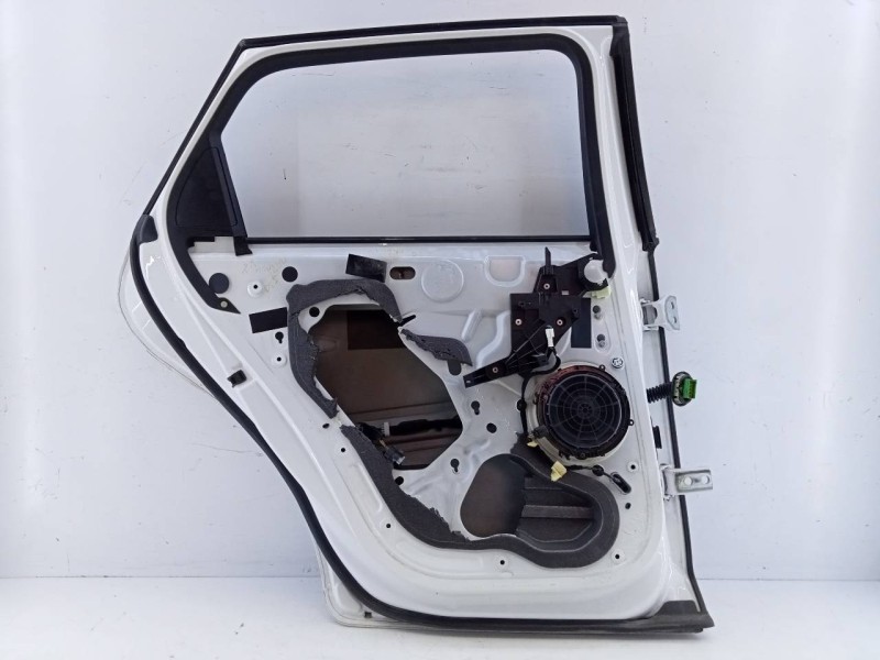 Recambio de puerta trasera izquierda para citroën ds5 desire hybrid4 referencia OEM IAM   E4-B4-6