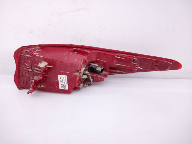 Recambio de piloto trasero izquierdo para kia sportage drive 2wd referencia OEM IAM L150LR01 92401F1500 E2-B5-44-2