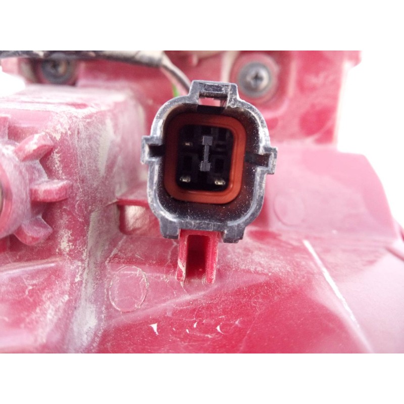 Recambio de piloto trasero izquierdo para kia sportage drive 2wd referencia OEM IAM L150LR01 92401F1500 E2-B5-44-2