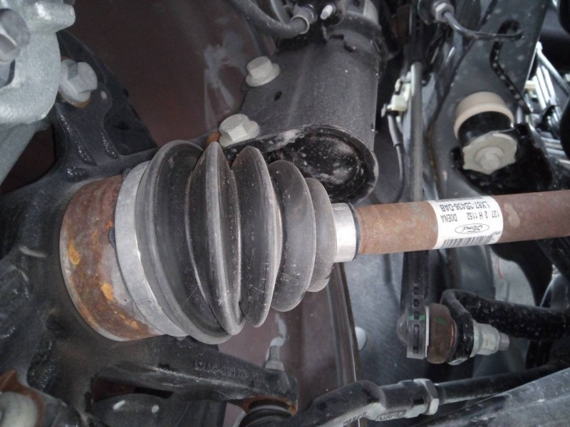 Recambio de transmision delantera derecha para ford kuga titanium referencia OEM IAM 1272H1152  