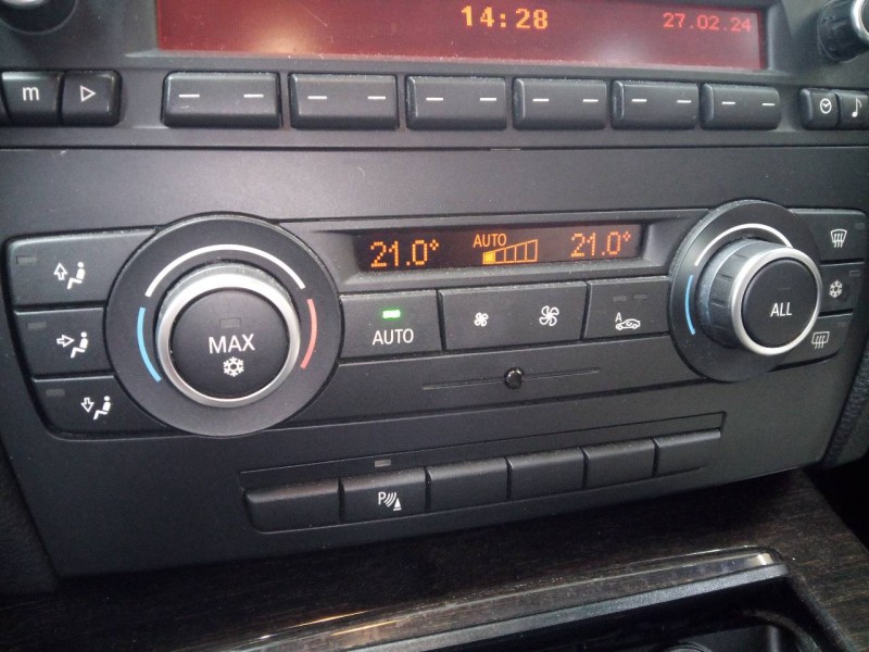 Recambio de mando climatizador para bmw serie 3 touring (e91) 330d referencia OEM IAM 6411924858101  E3-A2-31-2