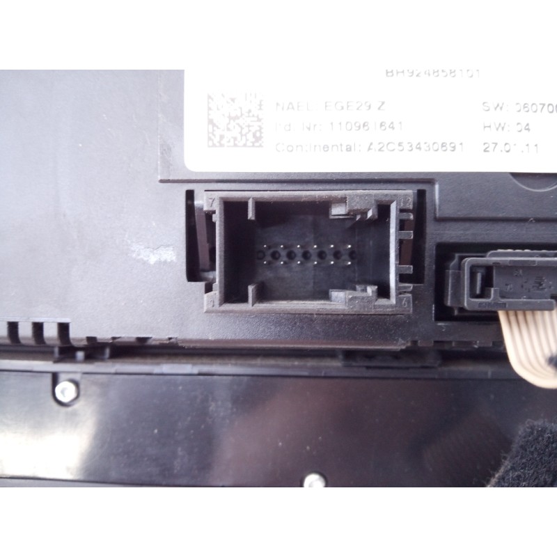 Recambio de mando climatizador para bmw serie 3 touring (e91) 330d referencia OEM IAM 6411924858101  E3-A2-31-2