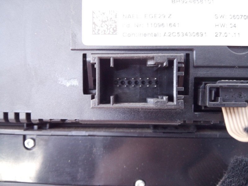 Recambio de mando climatizador para bmw serie 3 touring (e91) 330d referencia OEM IAM 6411924858101  E3-A2-31-2