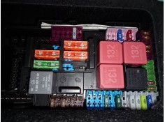 CAJA RELES / FUSIBLES 