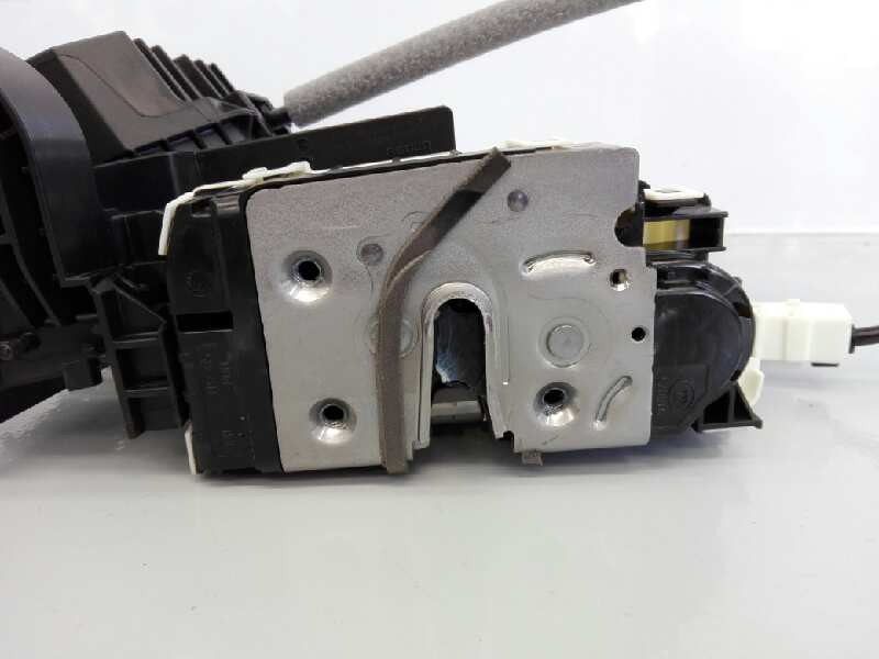 Recambio de cerradura puerta delantera derecha para mercedes-benz clase gla (w156) gla 200 cdi (156.908) referencia OEM IAM A204
