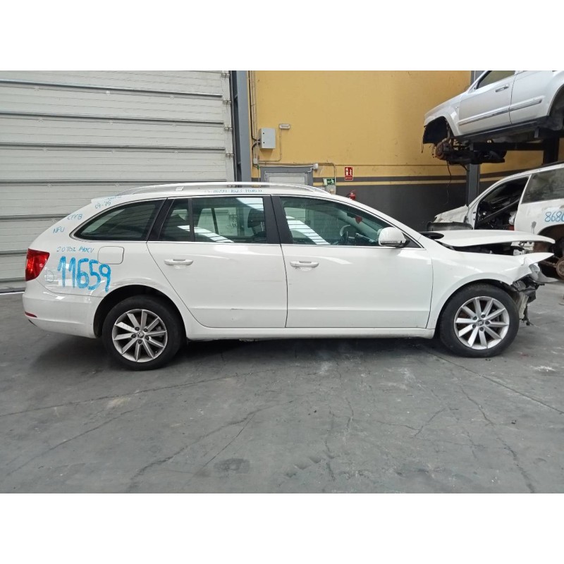 skoda superb combi (3t5) del año 2013