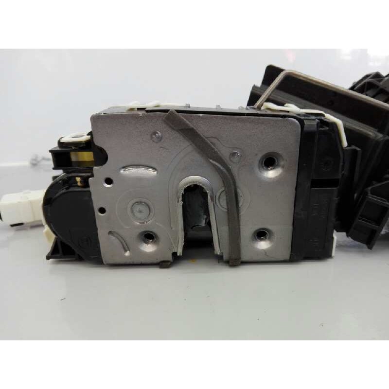 Recambio de cerradura puerta delantera izquierda para mercedes-benz clase gla (w156) gla 200 cdi (156.908) referencia OEM IAM A2