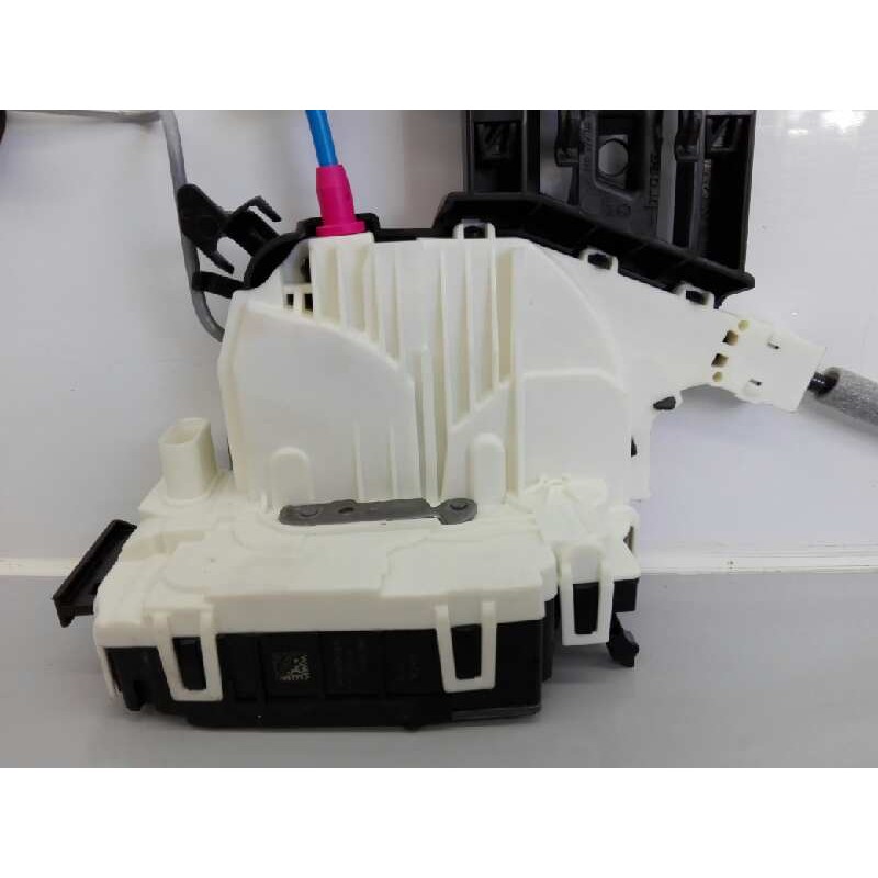 Recambio de cerradura puerta trasera derecha para mercedes-benz clase gla (w156) gla 200 cdi (156.908) referencia OEM IAM A20476