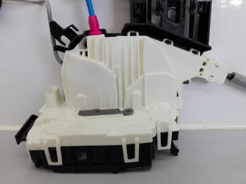 Recambio de cerradura puerta trasera derecha para mercedes-benz clase gla (w156) gla 200 cdi (156.908) referencia OEM IAM A20476