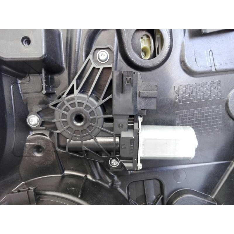 Recambio de elevalunas trasero derecho para mercedes-benz clase gla (w156) gla 200 cdi (156.908) referencia OEM IAM   E1-A2-22-1