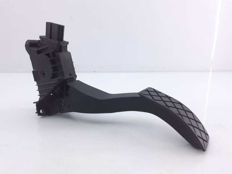 Recambio de pedal acelerador para volkswagen passat lim. (3g2) sport bmt referencia OEM IAM 5Q1723503H 6PV010621 E2-A1-33-7