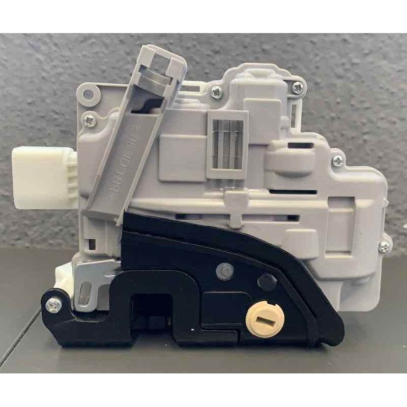 Recambio de cerradura puerta trasera derecha para universal cerradura trasera derecha audi / seat referencia OEM IAM DTSVW9048 N